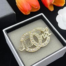 熱銷新款 字母珍珠  胸針 胸花 重工別針明星大牌同款首飾潮品妖精 歷史價格詳細信息