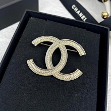 新款熱銷 首飾#香 23新款藝術字體幾何鑲鑽胸針外套胸花別針 編號9569 明星大牌同款 歷史價格詳細信息