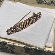 熱銷新款 D 奧 CD字母珍珠 胸針 別針 明星大牌同款服裝包包 歷史價格詳細信息