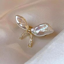 高檔胸女胸花氣質珍珠花朵別奢華優雅小香風精致西裝別配飾~告白氣球 歷史價格詳細信息