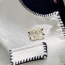 熱銷新款 ch 香 小珍珠點綴 愛心胸針 明星大牌同款服裝包包 歷史價格詳細信息