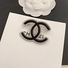 熱銷新款 黑皮珍珠 胸針 胸花 重工別針明星大牌同款首飾潮品妖精 歷史價格詳細信息