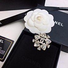新上架熱銷CHA 香  水鑽胸針 胸花 大牌同款包包首飾鞋 歷史價格詳細信息