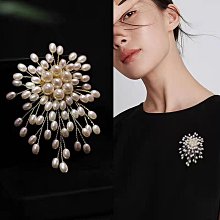 高檔胸女胸花氣質珍珠花朵別奢華優雅小香風精致西裝別配飾~告白氣球 歷史價格詳細信息