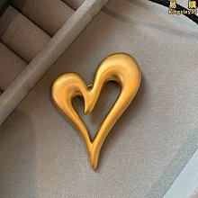 復古金色愛心磨砂胸針高檔女胸花別針小眾設計感高級精緻西裝配飾 歷史價格詳細信息