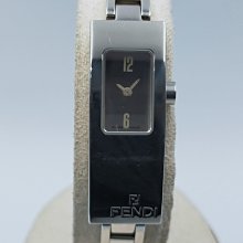 【FENDI】芬迪經典舒適男士，這款復雜的運動鞋是由柔軟的小牛皮真皮內里超輕橡膠材質粗紋大底  這種獨特的輕薄風格適合這個季節的隨 NO.67896 歷史價格詳細信息