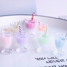 ????台灣現貨 迷你樹脂三角草莓蛋糕 diy樹脂玩具 娃娃屋配件 歷史價格詳細信息
