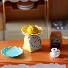 Dollhouse娃娃屋微縮廚房食玩麵粉鹽袋打蛋器擀麵杖模型拍攝道具 ????台灣出貨【小陶器手作素材】 歷史價格詳細信息