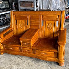 彰化二手貨中心(原線東路二手貨)---- 1+3木製沙發組（大小桌） 歷史價格詳細信息