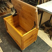 【發送】原木風  貓床 貓窩  狗窩 狗床 四季通用 寵物狗床 貓咪床 英短泰迪 離地木床貓窩 歷史價格詳細信息