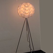 【挑椅子】幾何造型時尚茶几 三角几 Table。紅色。(復刻版) TA-001 歷史價格詳細信息