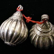 [老排的收藏]~~老銀飾品~老銀佩件/掛飾/吊飾(葫蘆.雙龍) 歷史價格詳細信息