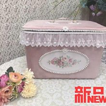 收藏品~絲绒嵌絲刺繡孔雀古董包側背包 鑲嵌銅絲繡線 花卉飛孔雀舞 內側小隔層 伸展有底長揹帶側背包斜背包 雍容典雅骨董包 歷史價格詳細信息