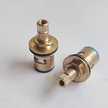 水龍頭 現貨304不銹鋼黑色廚房抽拉式水龍頭 旋轉冷熱烤漆伸縮洗菜盆網紅龍頭 歷史價格詳細信息