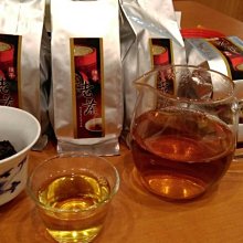 陳年又名陳半丁清末名畫家松陰論古畫作       1917年陳半丁與齊白石成為至交，1918年在國立北京藝術專科學校任教授，1920年陳半丁參與了國畫學研究會 歷史價格詳細信息