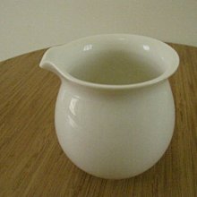 台灣三希牙白茶海 靑白茶海    無耳  (满水300c.c.)側杯 瓷壺 瓷杯 給識貨的行家 價格比較,價格查詢,歷史價格詳細信息