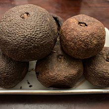 陳年又名陳半丁清末名畫家松陰論古畫作       1917年陳半丁與齊白石成為至交，1918年在國立北京藝術專科學校任教授，1920年陳半丁參與了國畫學研究會 歷史價格詳細信息