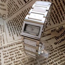 DKNY 白色 黑色 簡約風格小logo短T 550元 歷史價格詳細信息