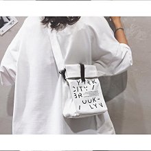 新款斜挎包男日系原宿工裝風運動大容量單肩包機能百搭學生騎行潮 歷史價格詳細信息