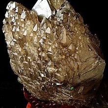 ~shirley~[雙層金字塔]~8.75公斤~淡黃水晶六角柱體骨幹~外型獨特~優質擺飾~值得珍藏! 歷史價格詳細信息