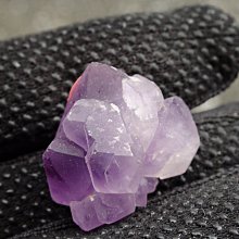 -~shirley ~手握式~練氣佳~馬島三輪紫髮骨幹水晶~0.0179公斤~低價起標!!不錯喔! 歷史價格詳細信息