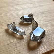 橋樑水晶 亮皮 小骨幹 板機水晶 雙尖水晶 看影片 編號1350 歷史價格詳細信息