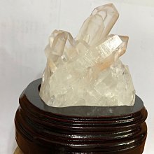 奇士水晶 -稀有橘紅黃白三色骨幹方解水晶刺蝟?-上層內包藍綠色幽靈-中間紅．白．綠瑪瑙千層-底層內包黃．藍幽靈，很特殊漂亮一隻斜分頭方解幽靈水晶刺蝟? 歷史價格詳細信息