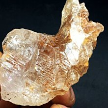 阿賽斯特萊 天然鱷魚皮骨幹超亮皮涅槃冰糖七彩虹光白水晶原礦649g 梵天透體資料庫記憶體綠紅藍紫黑白銀鈦晶髮晶柱手排珠 歷史價格詳細信息