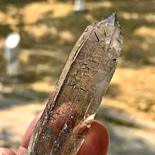 亮皮黑碧璽和晶簇共生重105克，不掉渣，尺寸分別為20*25*35毫米，17*28*33毫 水晶 擺件 文玩 二手【紫竹齋】222 歷史價格詳細信息