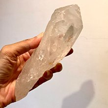 阿賽斯特萊 大650g天然喜馬拉雅梵天透體包裹彩虹雷姆利亞骨幹雷射激光白水晶柱 藍紫紅綠粉黃黑白銀鈦晶髮晶柱球手珠排碧璽 歷史價格詳細信息
