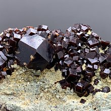 阿賽斯特萊 185g稀有天然立方體亮面紅石榴石水晶原礦標本擺件 草莓骨幹芒果水晶項鍊綠藍紫黃黑白銀鈦晶髮晶超七碧璽手珠排 價格比較,價格查詢,歷史價格詳細信息