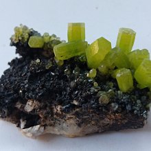 稀有老礦天然黑草莓晶毒液手鍊7.3mm.重13.9g超七黑草莓晶三輪骨幹可以提升愛情運勢，主愛情人際關係，可以開發心輪，水頭油亮，非常罕見超級七黑雲母 歷史價格詳細信息
