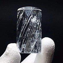 天然鈦晶無事牌吊墜 晶體通透，髮絲粗順效應強，21*15*5.3mm，此物屬高檔商品 售出不退換 歷史價格詳細信息