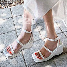 韓國知名插畫Marianne Kate~自我風格系列 鑰匙零錢包 卡包 歷史價格詳細信息