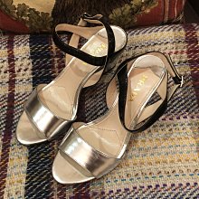 PRADA 銀色三角牌Logo 粒紋皮革對開零錢袋短夾(黑色) 2MO738 2CB2 F0002 歷史價格詳細信息