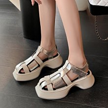 『真皮世家』包頭厚底粗跟一字帶涼鞋女真皮2023新款春夏季超高跟防水臺后空鞋 歷史價格詳細信息