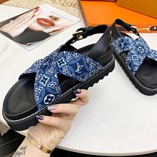 熱銷新款 L老花真皮一字軟底輕便厚底涼鞋 牛皮沙灘涼鞋 海灘女鞋35-42碼涼鞋 明星大牌同款服裝包包 歷史價格詳細信息