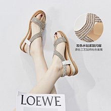 真皮涼鞋女坡跟夏季2023年新款中跟軟底中年時尚媽媽涼鞋防滑大尺碼 歷史價格詳細信息