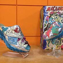 【阿典鞋店】** Macanna** 麥坎納專櫃~萊因河系列 ~米羅抽象畫~左右腳不對稱全新牛皮氣墊鞋096260 歷史價格詳細信息