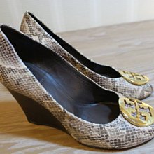 TORY BURCH 皮雕LOGO高密度雙置物尼龍輕量拉鍊腰包-海軍藍 歷史價格詳細信息