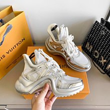 熱銷新款 L老花真皮一字軟底輕便厚底涼鞋 牛皮沙灘涼鞋 海灘女鞋35-42碼涼鞋 明星大牌同款服裝包包 歷史價格詳細信息