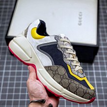 新款熱銷 老花 adidas x Gu**i全新聯名現身米蘭時裝周 圓包 單肩斜挎包 超有青春活力20*20cm明星大牌同款服裝包包 歷史價格詳細信息