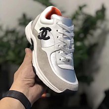 新款熱銷 首飾#香 經典款扭紋珍珠鑲鑽胸針 大衣毛衣外套別針 輕奢胸花 9020 明星大牌同款 歷史價格詳細信息