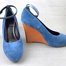 CELINE  深藍色垂領絲背心洋裝      原價    61200        特價 8000 歷史價格詳細信息