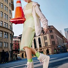 Celine賽琳2024員工新年禮墨綠色帆布包 歷史價格詳細信息