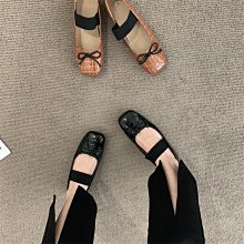 英倫風小皮鞋男設計感小眾春秋平底單鞋黑色懶人一腳蹬8111-R 歷史價格詳細信息