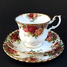 ROYAL ALBERT Bone China England 50Th ANNIVERSARY Trio Cup Saucer &amp; Dessert Plate 歷史價格詳細信息