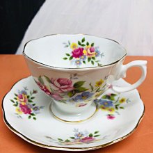 ROYAL ALBERT Bone China England 50Th ANNIVERSARY Trio Cup Saucer &amp; Dessert Plate 歷史價格詳細信息