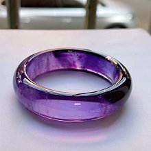 純天然鈦晶手鐲，色澤金黃 晶體超通透，效應超強，晶體如水 內徑59 寬19 厚12mm，好美 好透  此物屬高檔商品 售出不退換 歷史價格詳細信息