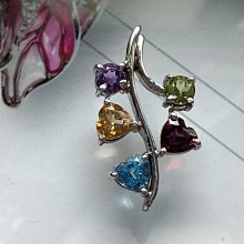 【出清特價】胸墜-頂級天然水晶-黃水晶 紫水晶 綠橄欖石-銀K~長寬28*13mm~聚財 增加財運(2505盒7) 歷史價格詳細信息